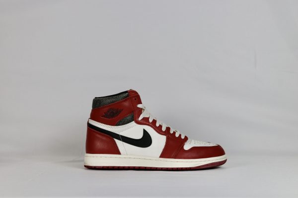 Jordan 1 Retro High OG Chicago Lost and Found - 42