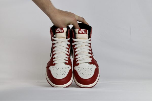 Jordan 1 Retro High OG Chicago Lost and Found - 42 - Image 5