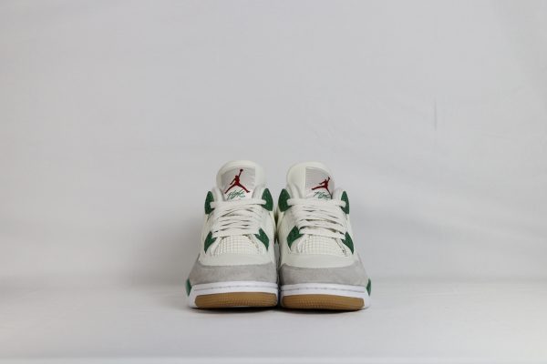 Jordan 4 Retro SB Pine Green - 42 - Image 5