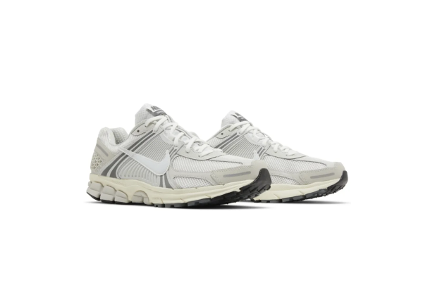 Nike Zoom Vomero 5 Platinum Tint - Image 5