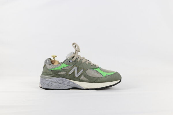 New Balance 990v3 MiUSA Patta Keep Your Family Close - 43 - Image 8