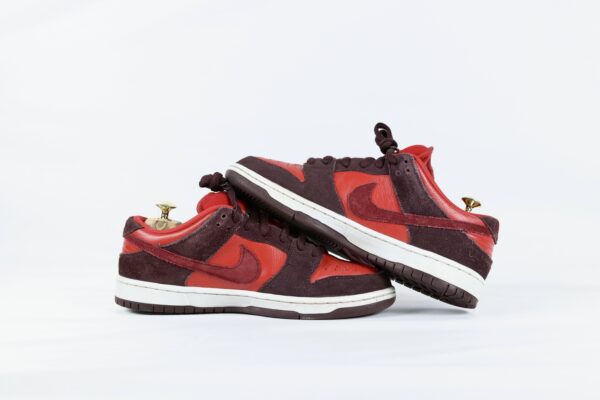 Nike SB Dunk Low Cherry - 42,5 - Image 5