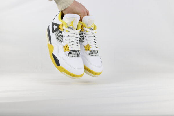 Jordan 4 Retro Vivid Sulfur - 42,5 - Image 3