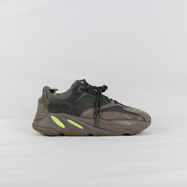 Yeezy Boost 700 Mauve - 43 1/3