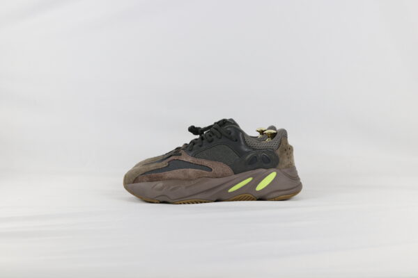 Yeezy Boost 700 Mauve - 43 1/3 - Image 8