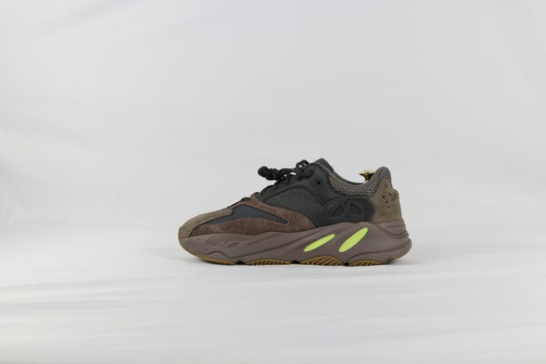 Yeezy Boost 700 Mauve - 43 1/3 - Image 6