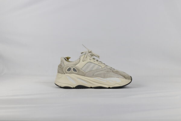 Yeezy Boost 700 Analog - 42 2/3 - Image 7