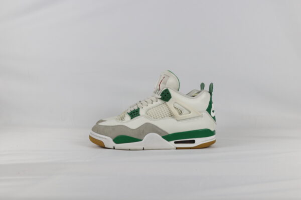 Jordan 4 Retro SB Pine Green - 42,5