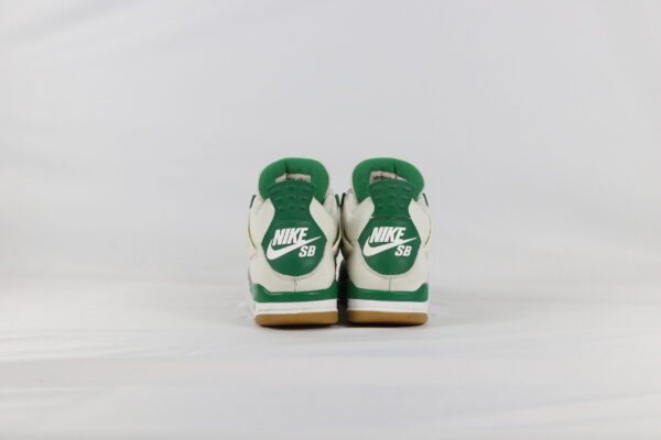Jordan 4 Retro SB Pine Green - 42,5