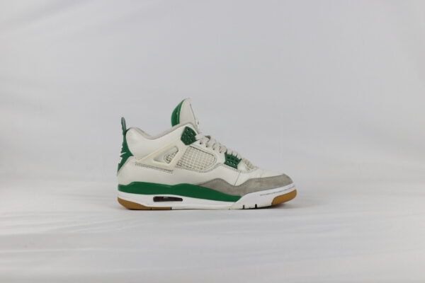 Jordan 4 Retro SB Pine Green - 42,5