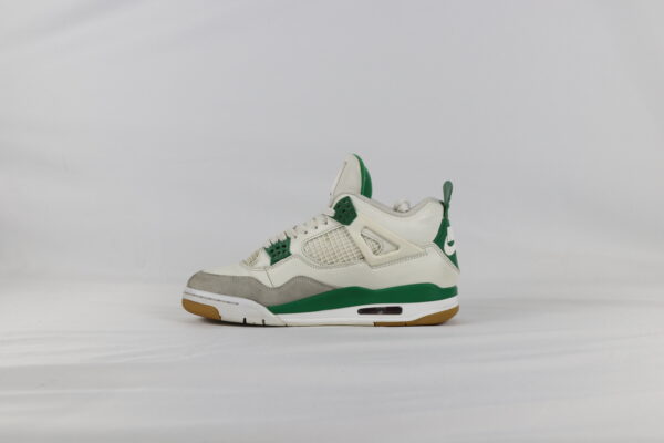 Jordan 4 Retro SB Pine Green - 42,5 - Image 5