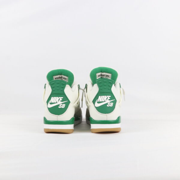 Jordan 4 Retro SB Pine Green - 40,5