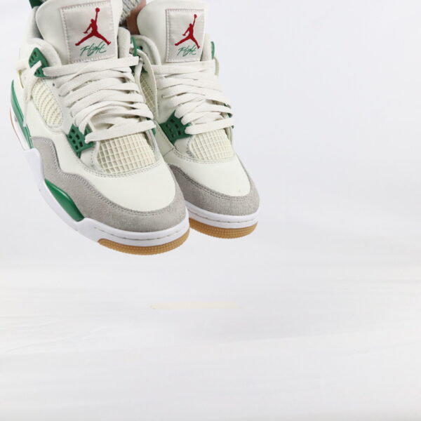 Jordan 4 Retro SB Pine Green - 40,5
