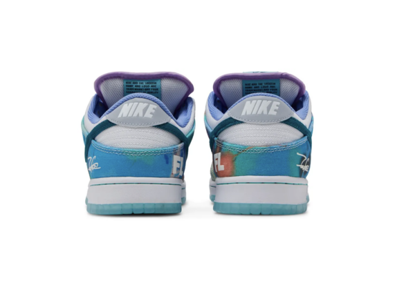 Nike SB Dunk Low Futura Laboratories Bleached Aqua - Image 4