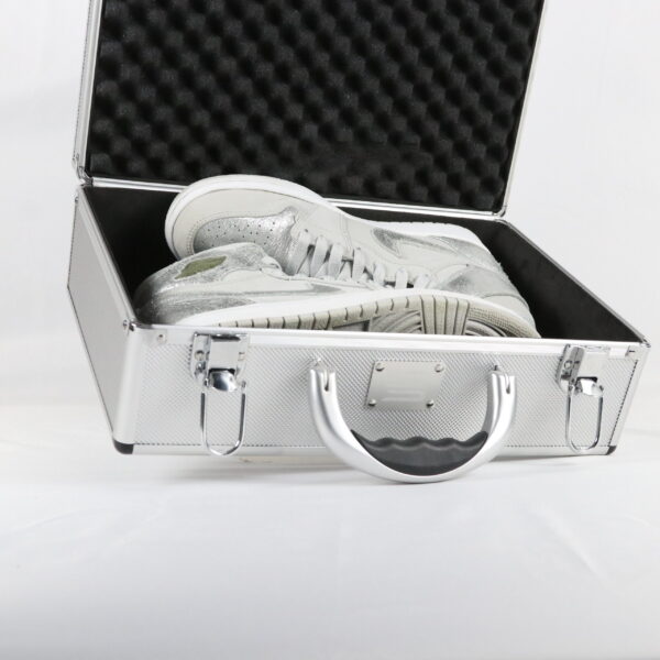 Jordan 1 Retro Silver Anniversary - 41
