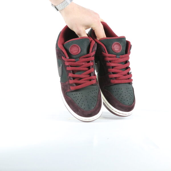 Nike SB Dunk Low Riot Skateshop - 42,5