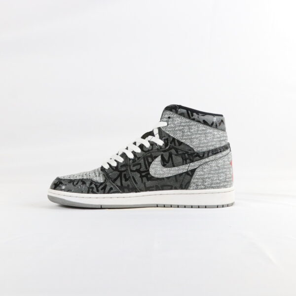 Jordan 1 Retro High OG Rebellionaire - 43
