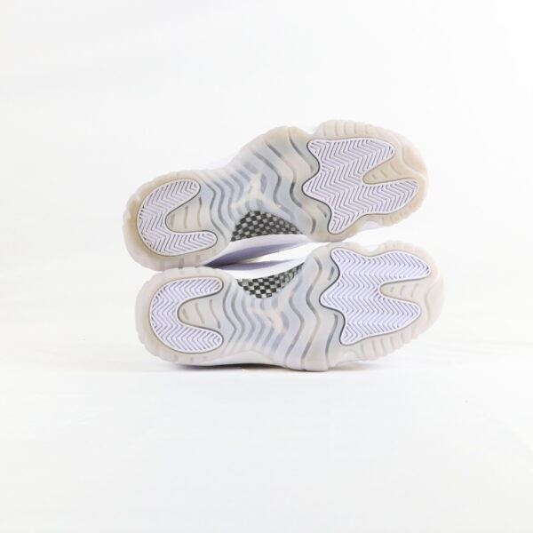 Jordan 11 Retro Low Pure Violet W - 38