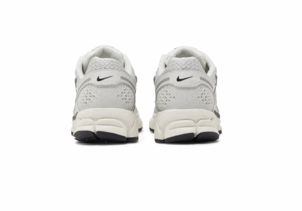 Nike Zoom Vomero 5 Photon Dust Metallic Silver W - Image 4