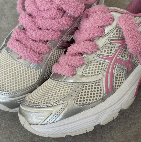 Fluffy Laces Medium Apricot - Image 4