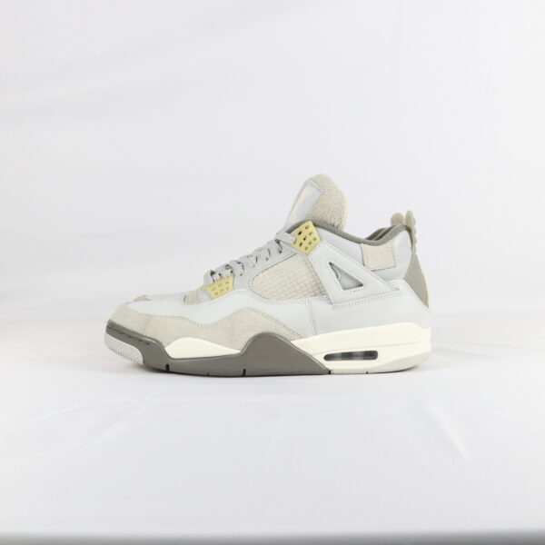 Jordan 4 Retro SE Craft Photon Dust - 45