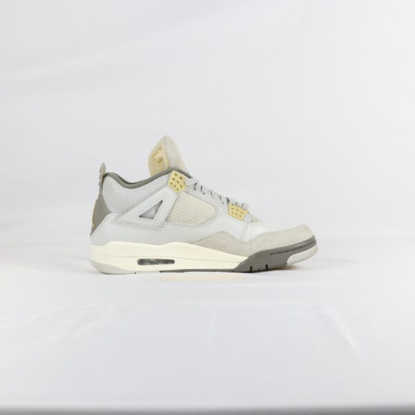 Jordan 4 Retro SE Craft Photon Dust - 45