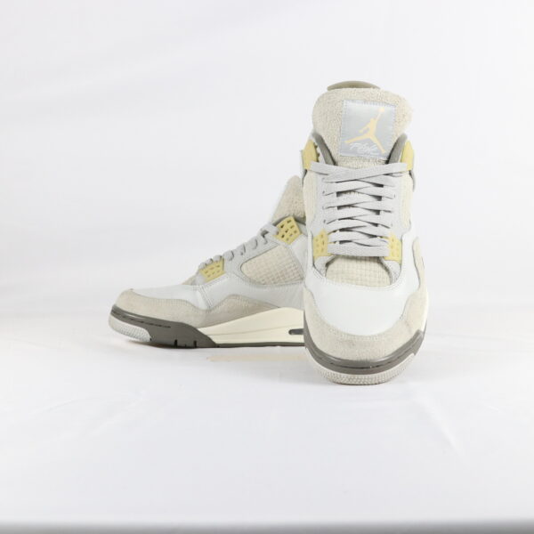 Jordan 4 Retro SE Craft Photon Dust - 45