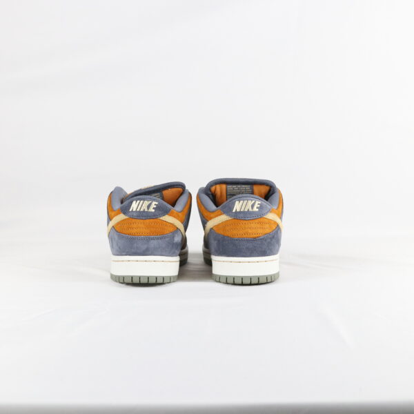 Nike SB Dunk Low Light Carbon Monarch - 44