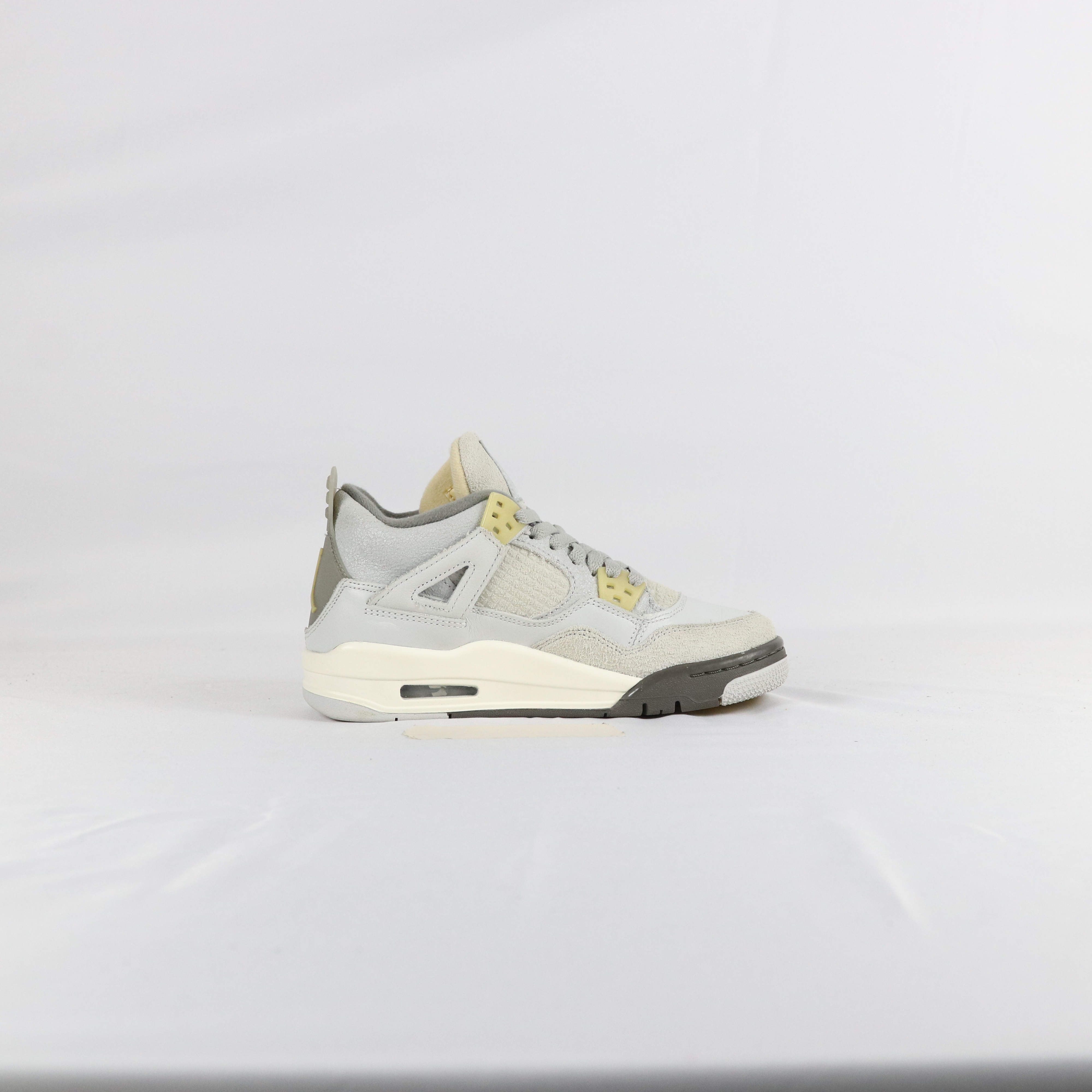 Jordan 4 Retro SE Craft Photon Dust GS - 35,5