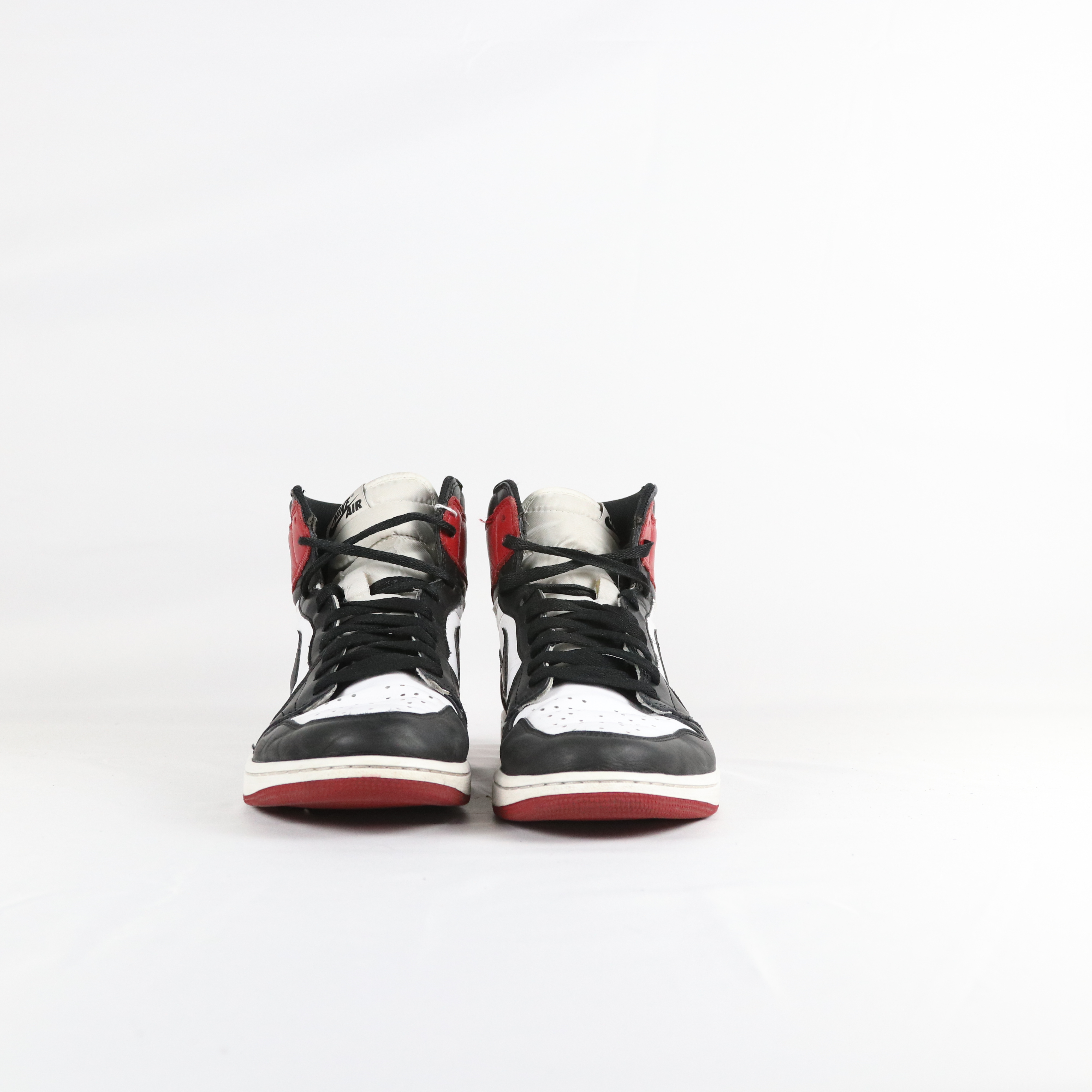 Jordan 1 Retro High Black Toe - 46