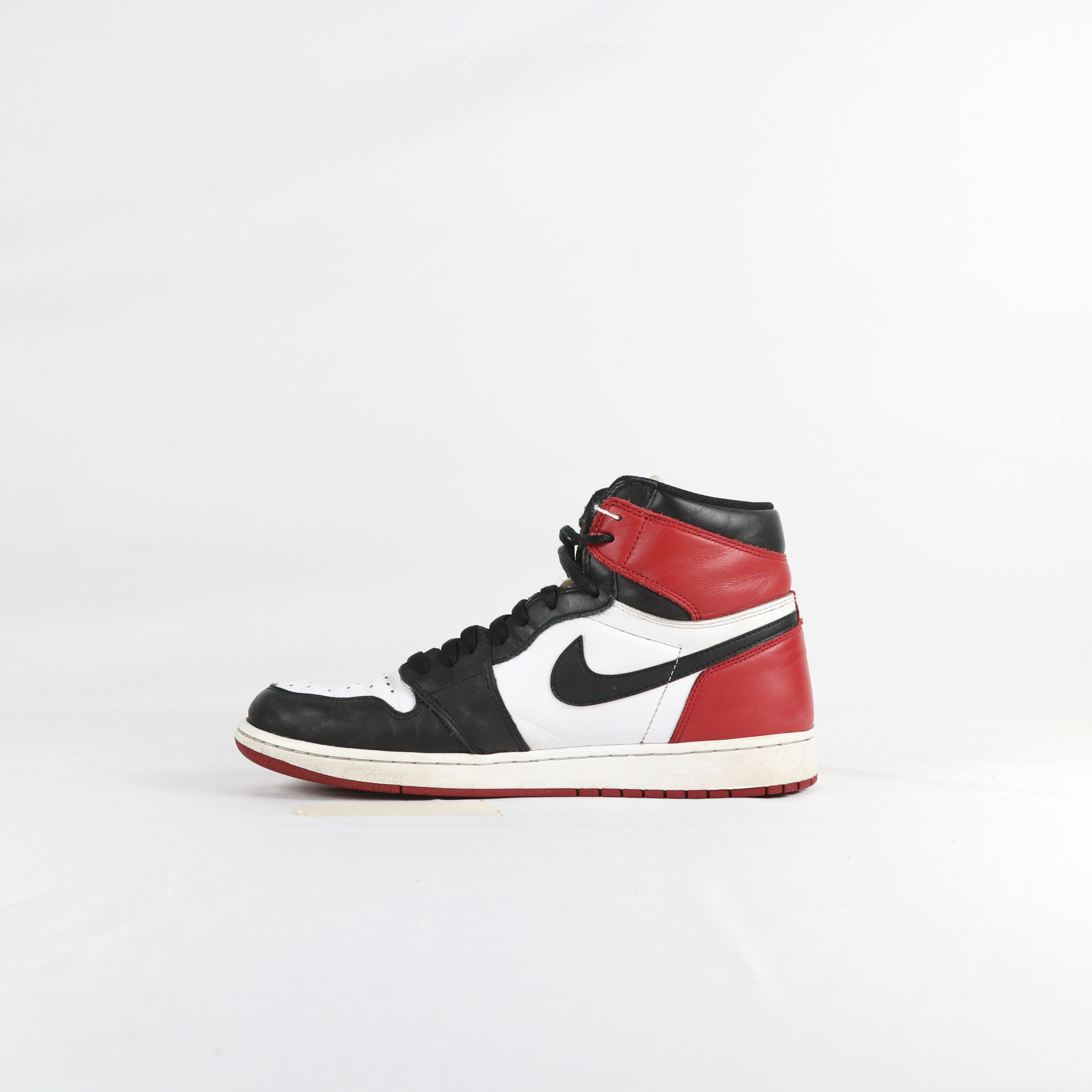 Jordan 1 Retro High Black Toe - 46