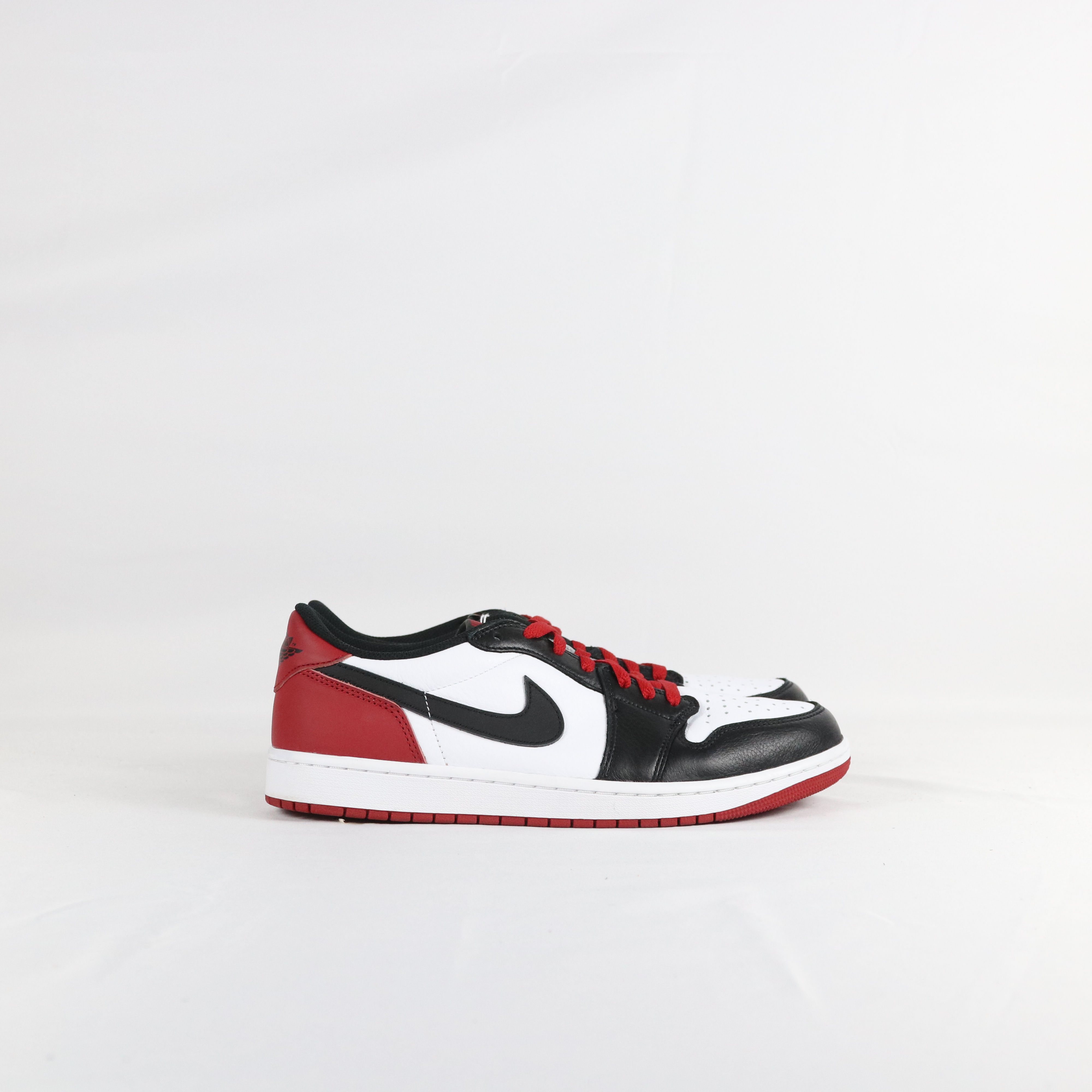 Jordan 1 Retro Low OG Black Toe - 45