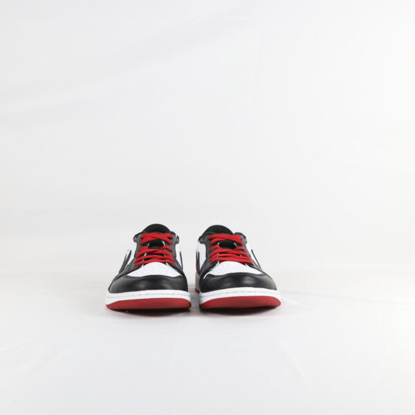 Jordan 1 Retro Low OG Black Toe - 45