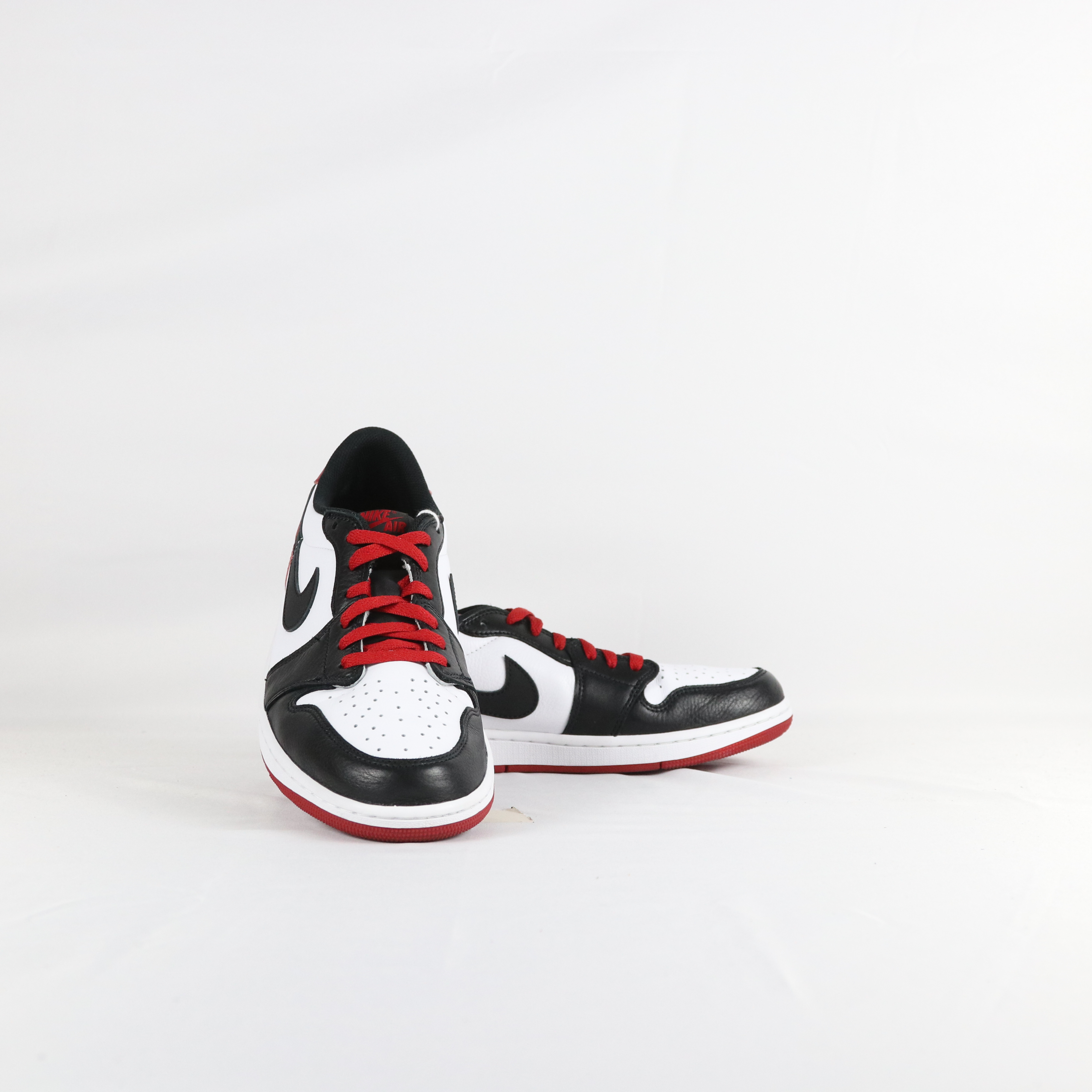 Jordan 1 Retro Low OG Black Toe - 45